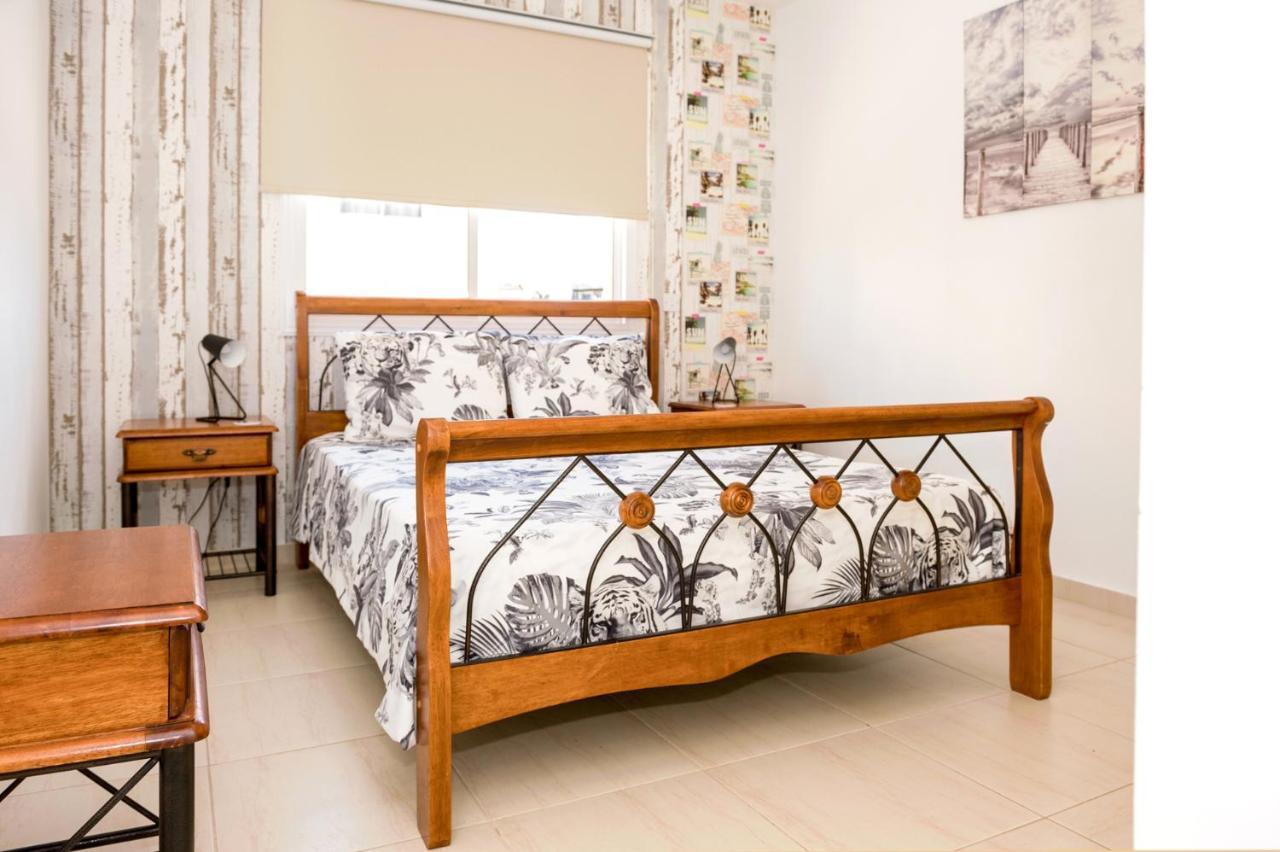 Sofia Apartment 700M Away From The Beach Paralimni Bagian luar foto