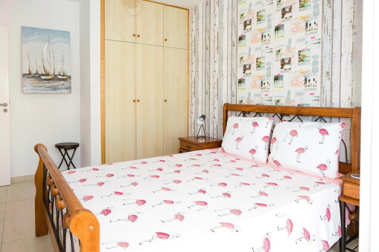 Sofia Apartment 700M Away From The Beach Paralimni Bagian luar foto