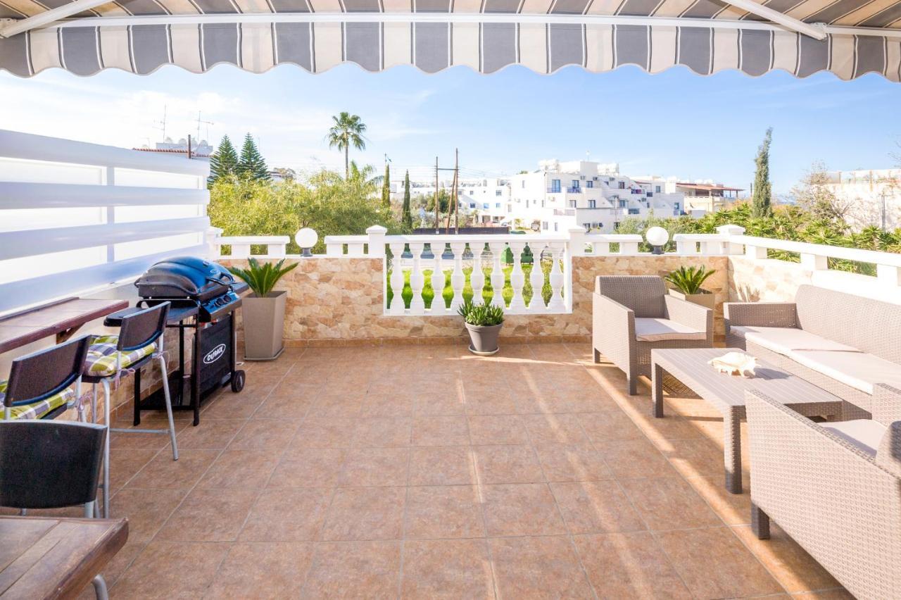 Sofia Apartment 700M Away From The Beach Paralimni Bagian luar foto