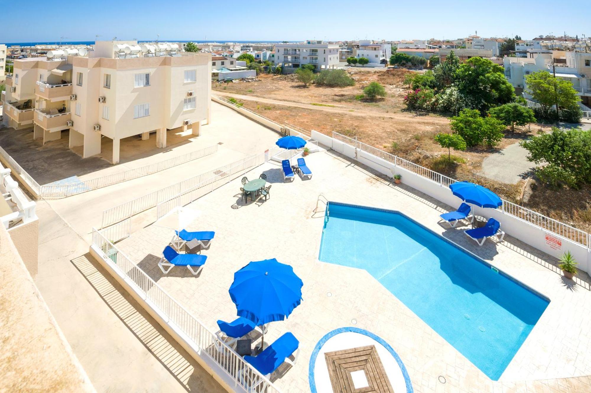 Sofia Apartment 700M Away From The Beach Paralimni Bagian luar foto
